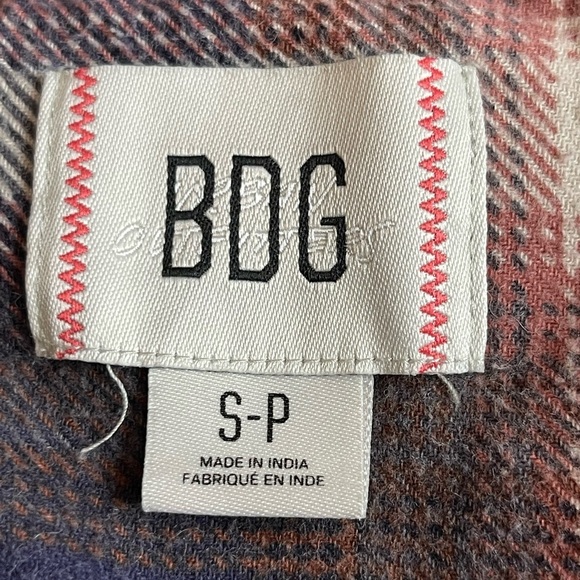 Men’s urban outfitters bdg brown vintage pattern flannel shirt size small - Picture 3 of 11